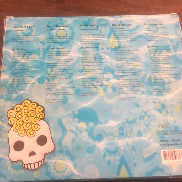 Pool float - Picture 2 of 4